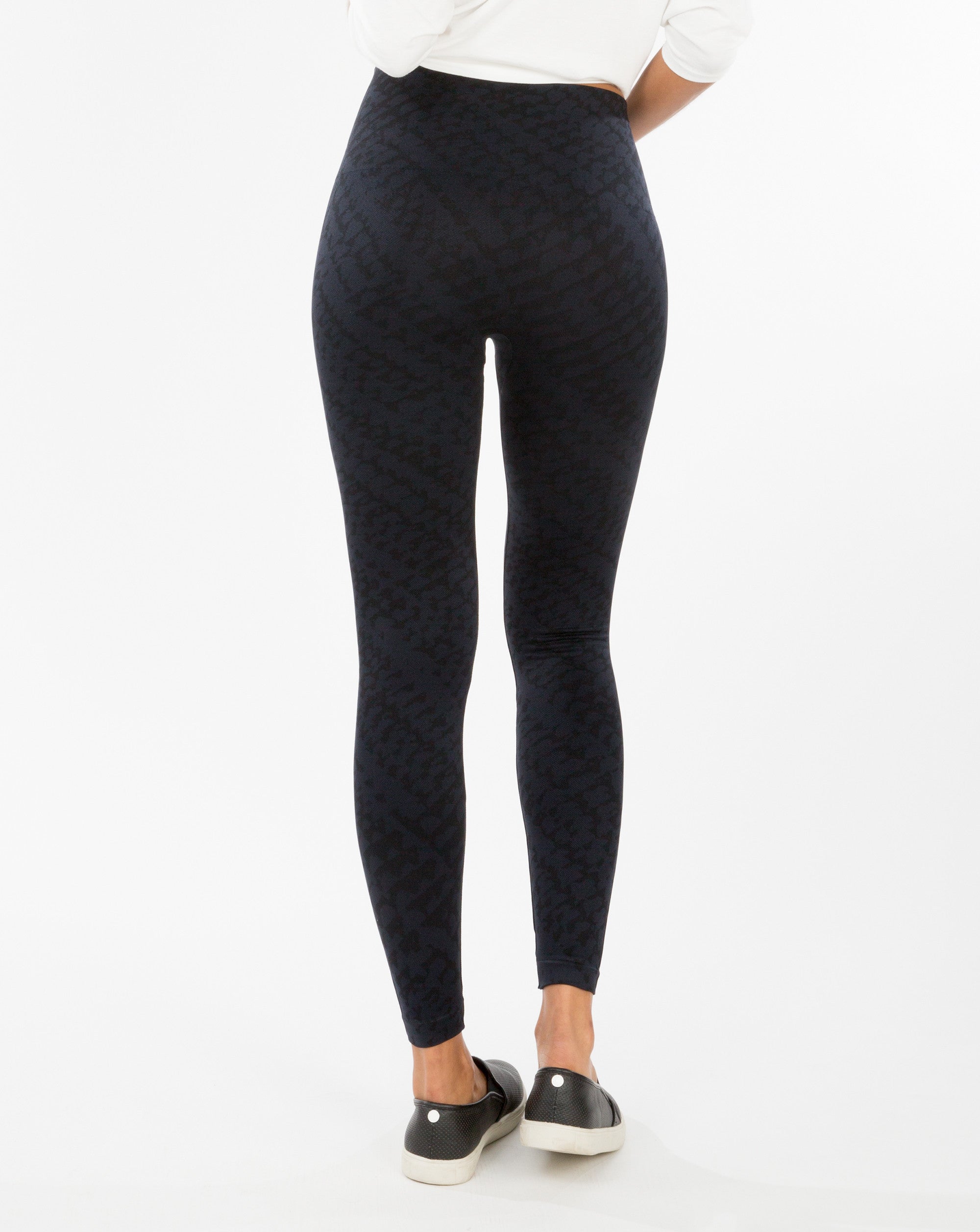 SPANX, Pants & Jumpsuits, Spanx Look At Me Now Highwaisted Seamless  Leggings Size Small Black Knit Twill
