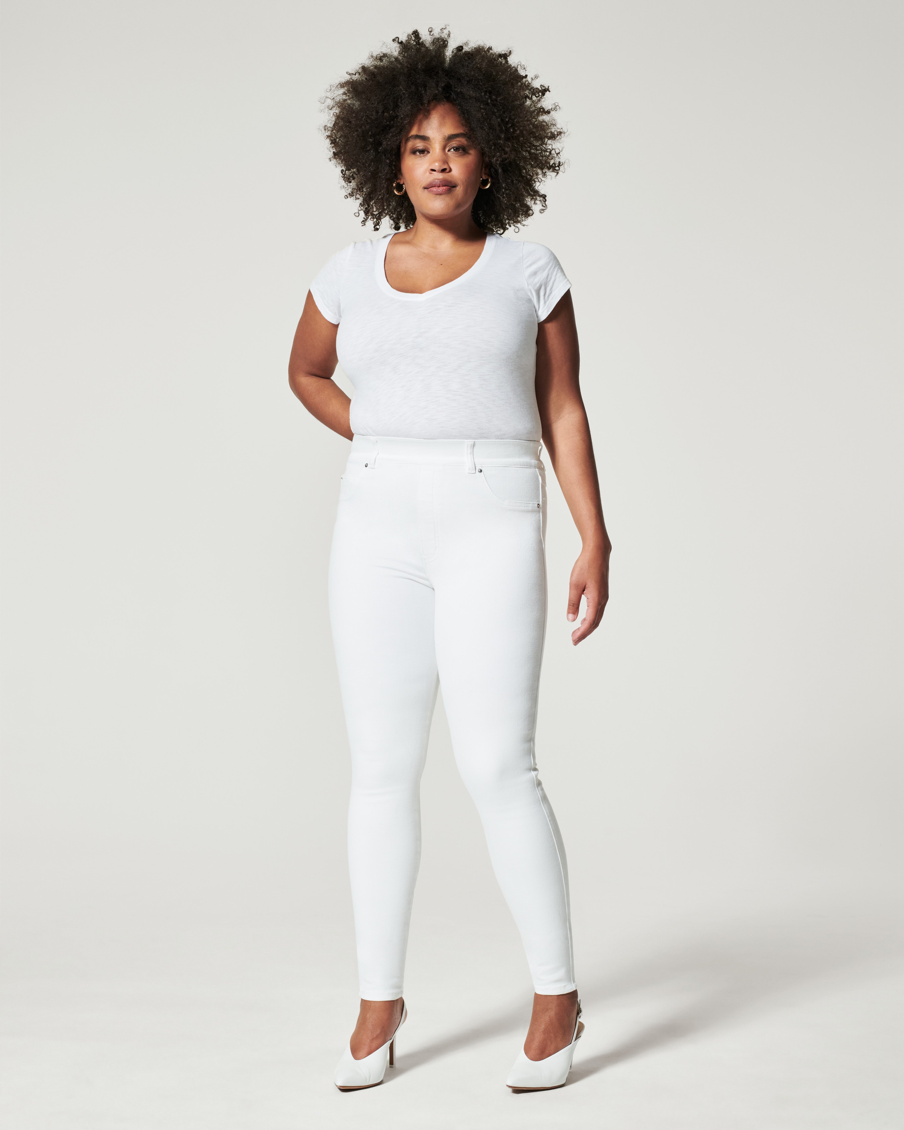 White shorts women – Plus size active shapewear-2 back pockets