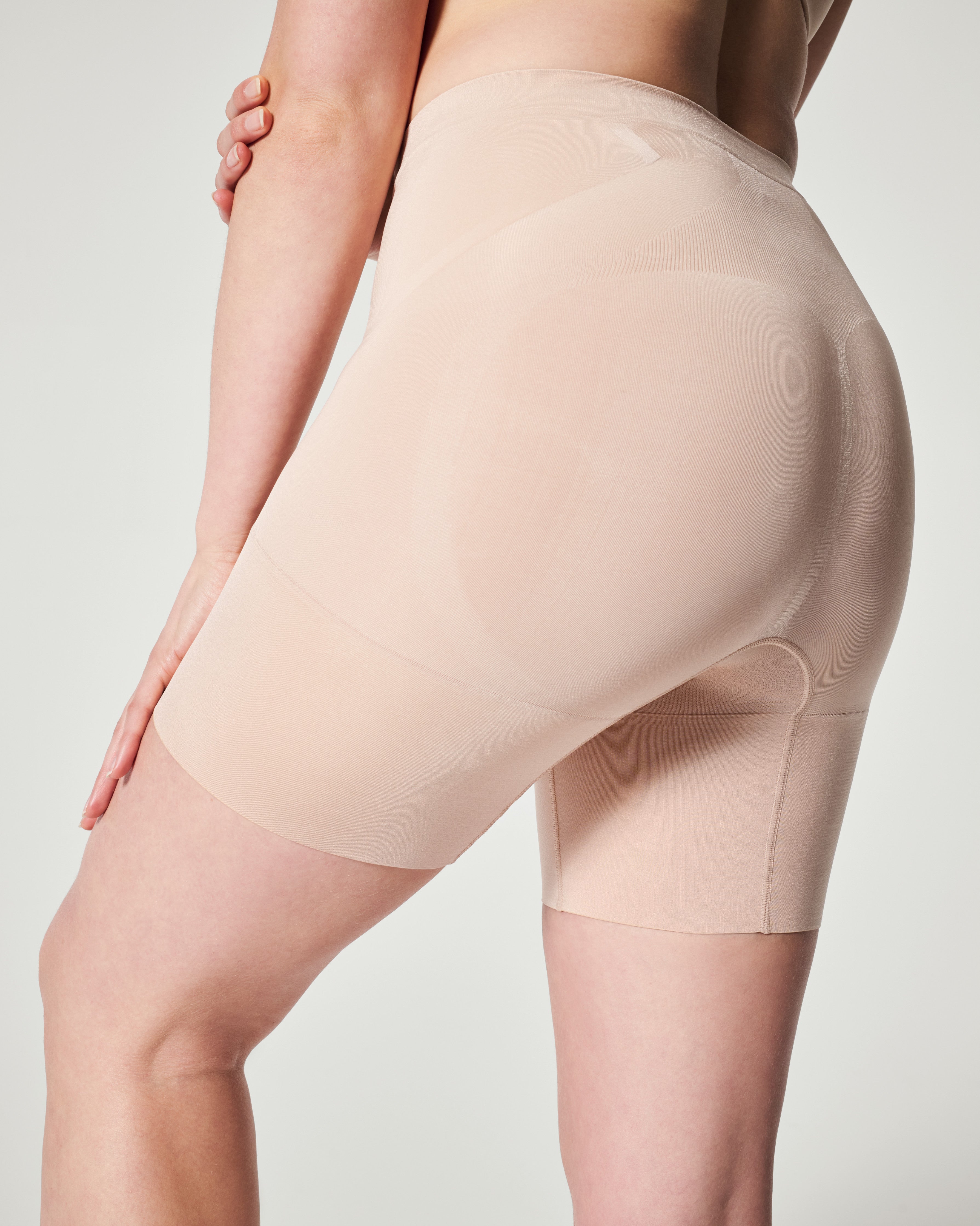 SPANX Assets Red Hot Label Mid-Thigh Primer Lightweight Slimming Shorts  Black M