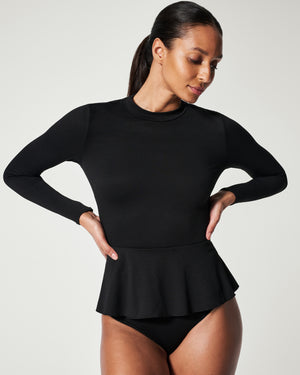 Pique Shaping Plunge Short Sleeve One Piece – Spanx