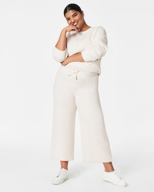 SPANX on X: We'll have what she's wearing — @DaphneOz's holiday must-haves  are the ultimate giftable styles for the party hosts in your life  (including yourself). Shop now  Daphne wears our