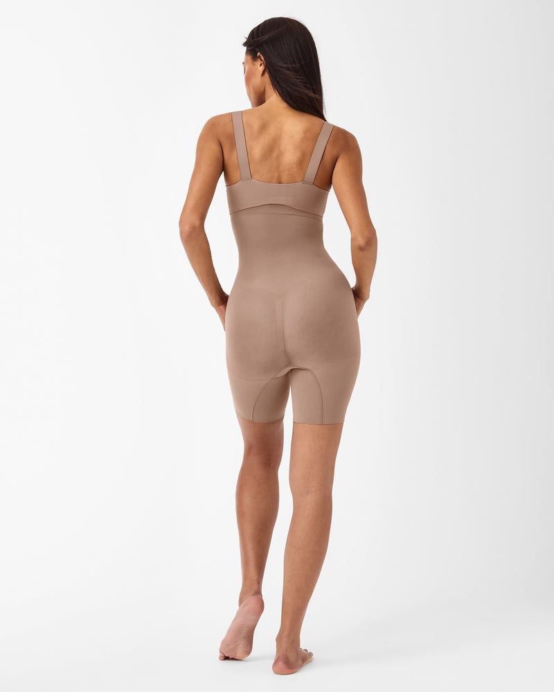 SPANXsculpt™ Seamless Power High-Waisted Mid-Thigh Short
